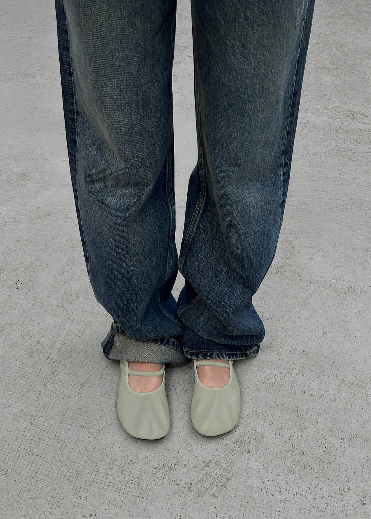 Naira Barefoot Green Leather Ballet Flats - Image 2